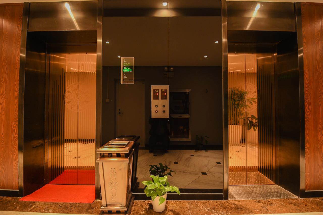 Metropolo,Shanghai,Hongqiao Airport,Wuzhong Road المظهر الخارجي الصورة